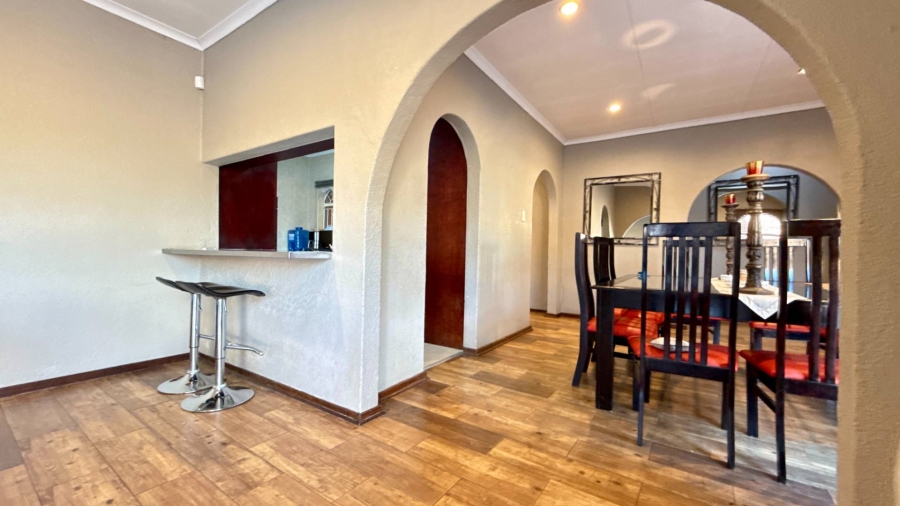 4 Bedroom Property for Sale in Glenvista Gauteng