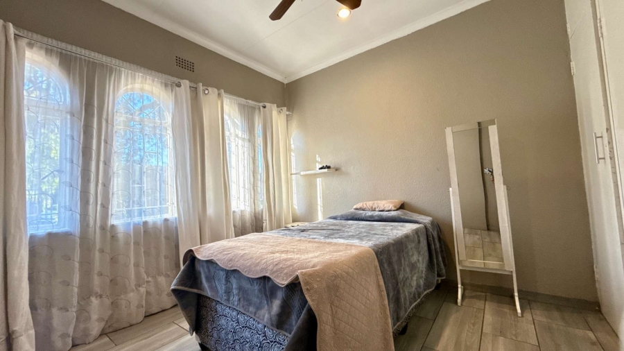 4 Bedroom Property for Sale in Glenvista Gauteng