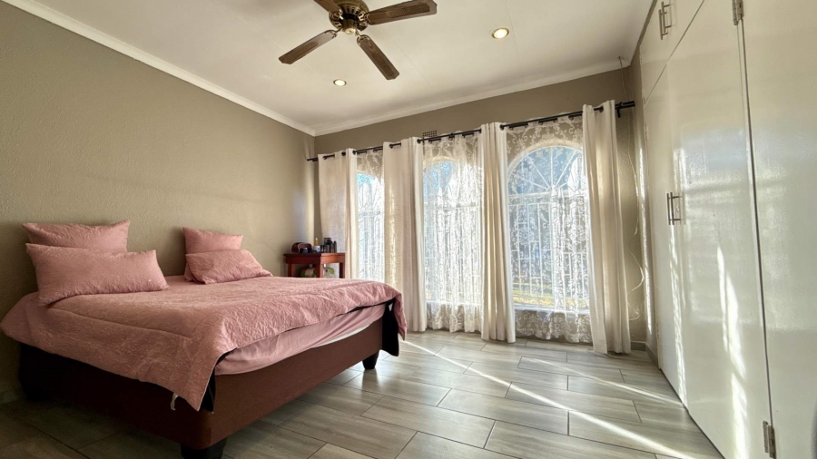 4 Bedroom Property for Sale in Glenvista Gauteng