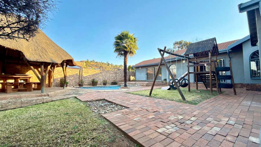 4 Bedroom Property for Sale in Glenvista Gauteng