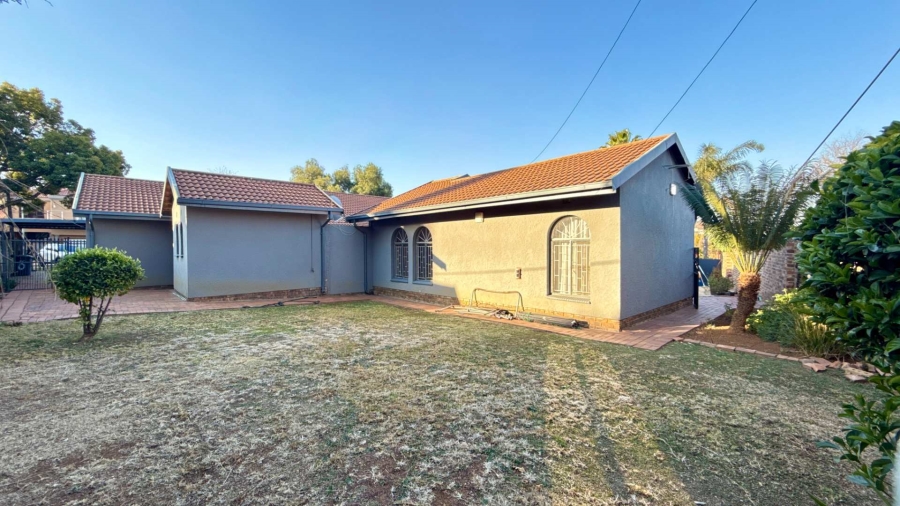 4 Bedroom Property for Sale in Glenvista Gauteng