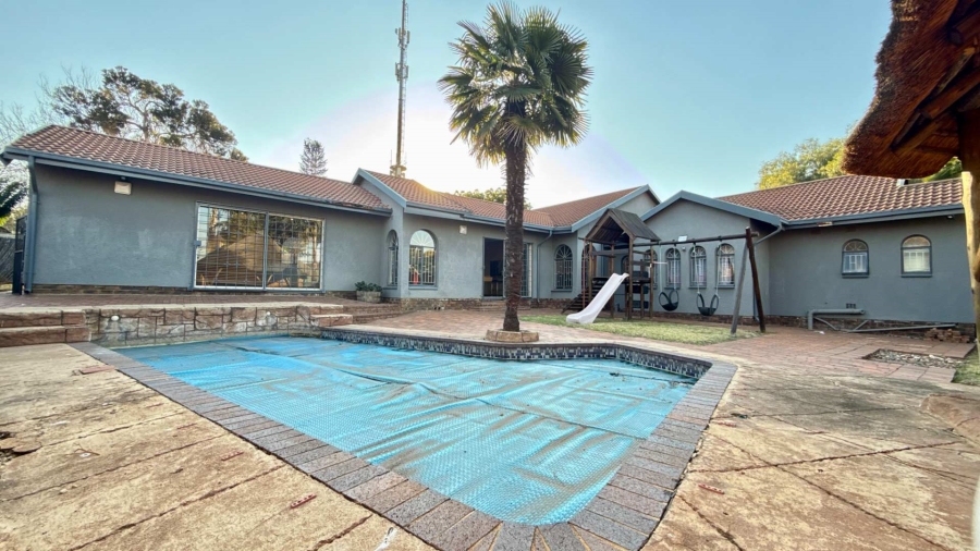 4 Bedroom Property for Sale in Glenvista Gauteng
