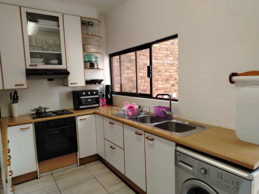 3 Bedroom Property for Sale in Meredale Gauteng