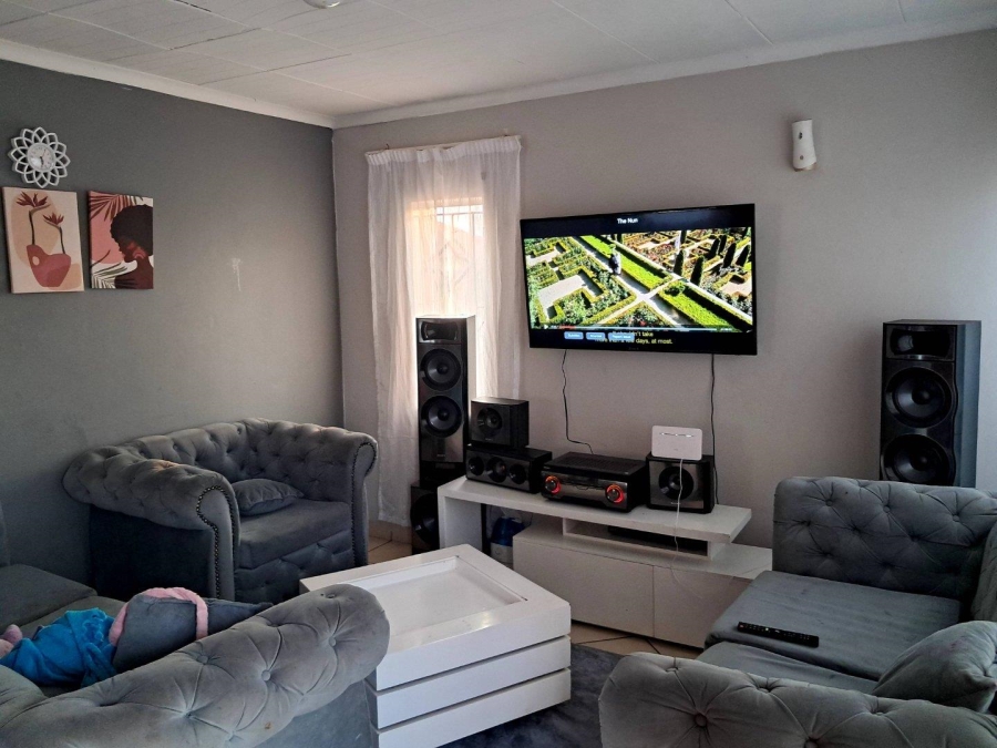 3 Bedroom Property for Sale in Rosslyn Gauteng