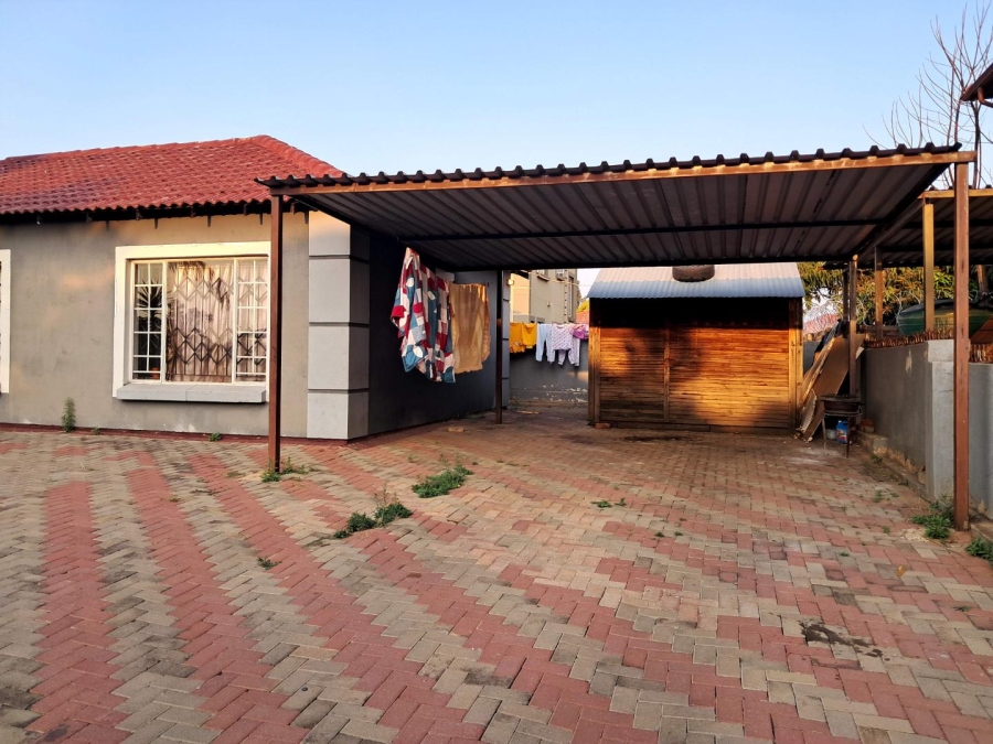 3 Bedroom Property for Sale in Rosslyn Gauteng