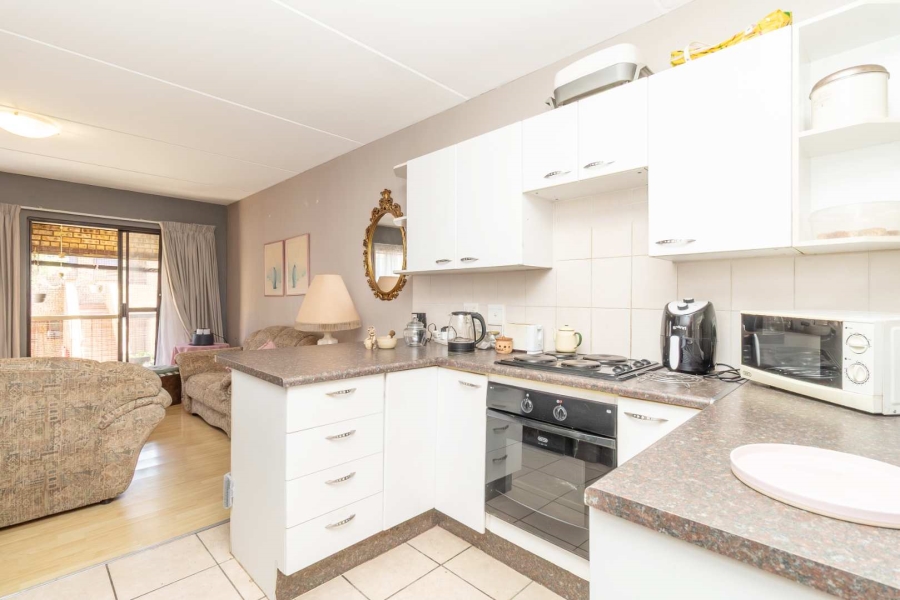 2 Bedroom Property for Sale in Amorosa Gauteng