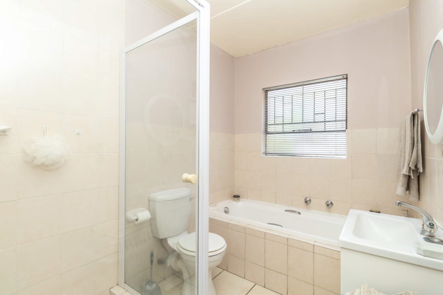 2 Bedroom Property for Sale in Amorosa Gauteng