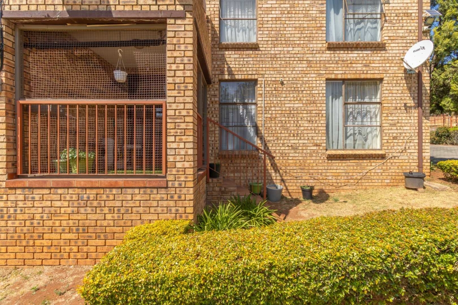 2 Bedroom Property for Sale in Amorosa Gauteng