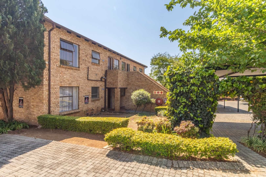 2 Bedroom Property for Sale in Amorosa Gauteng