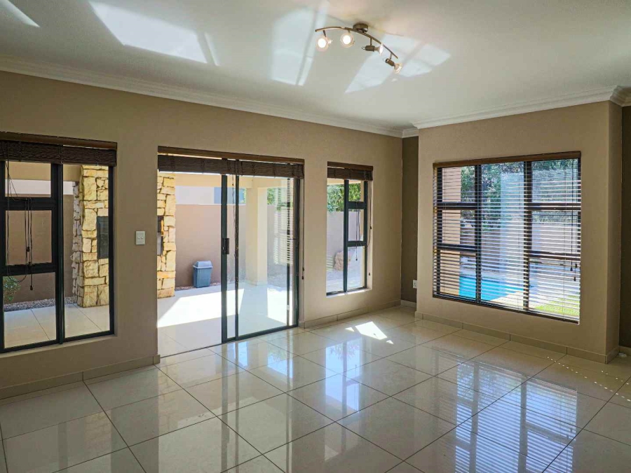 3 Bedroom Property for Sale in Beverley Gauteng