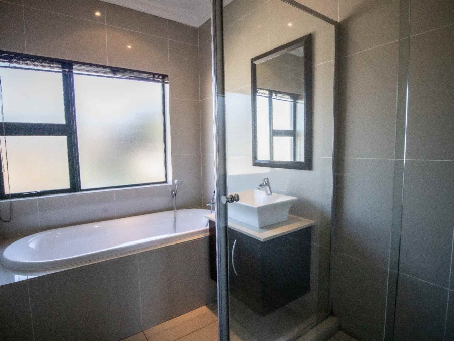 3 Bedroom Property for Sale in Beverley Gauteng