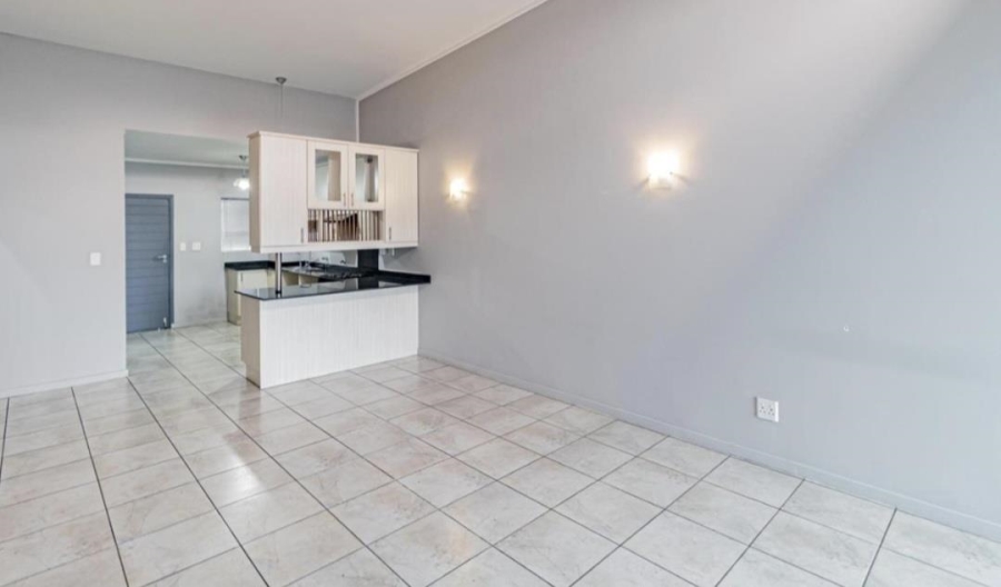To Let 2 Bedroom Property for Rent in Sandhurst Gauteng