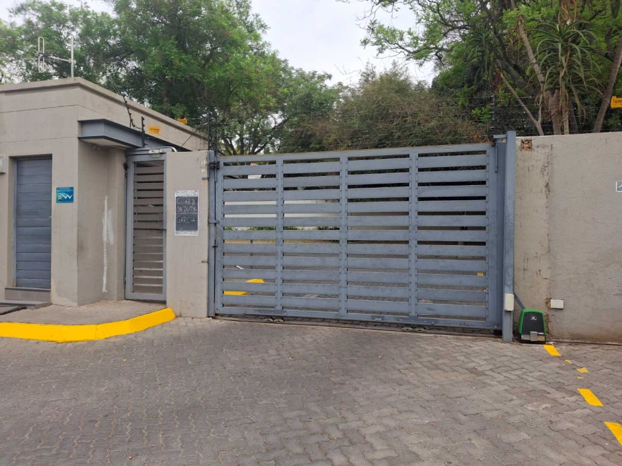 To Let 2 Bedroom Property for Rent in Sandhurst Gauteng