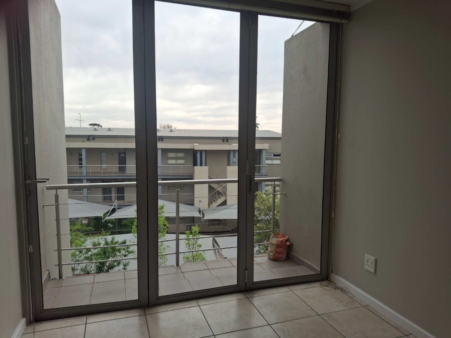 To Let 2 Bedroom Property for Rent in Sandhurst Gauteng