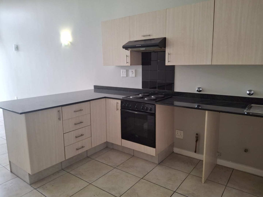 To Let 2 Bedroom Property for Rent in Sandhurst Gauteng