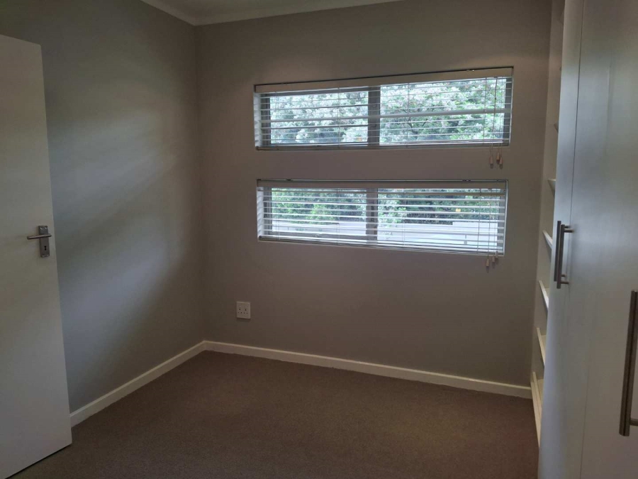 To Let 2 Bedroom Property for Rent in Sandhurst Gauteng