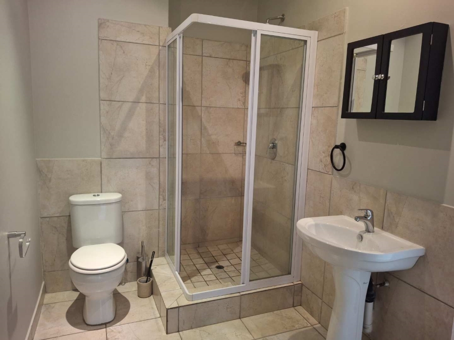 To Let 2 Bedroom Property for Rent in Sandhurst Gauteng