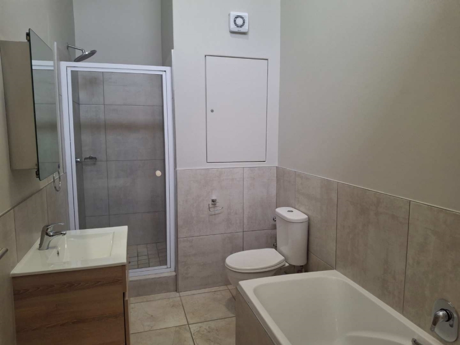 To Let 2 Bedroom Property for Rent in Sandhurst Gauteng