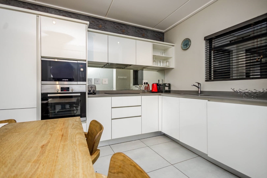 2 Bedroom Property for Sale in Eye of Africa Gauteng