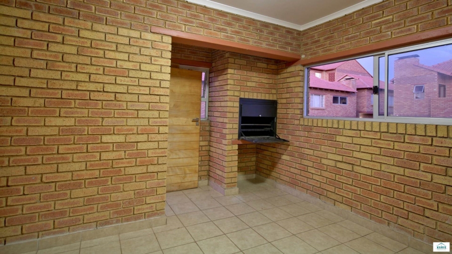 2 Bedroom Property for Sale in Olympus Gauteng