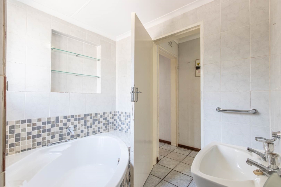 6 Bedroom Property for Sale in Randpark Ridge Gauteng