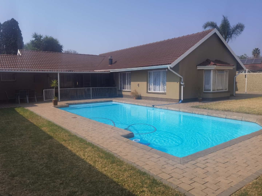 3 Bedroom Property for Sale in Edleen Gauteng