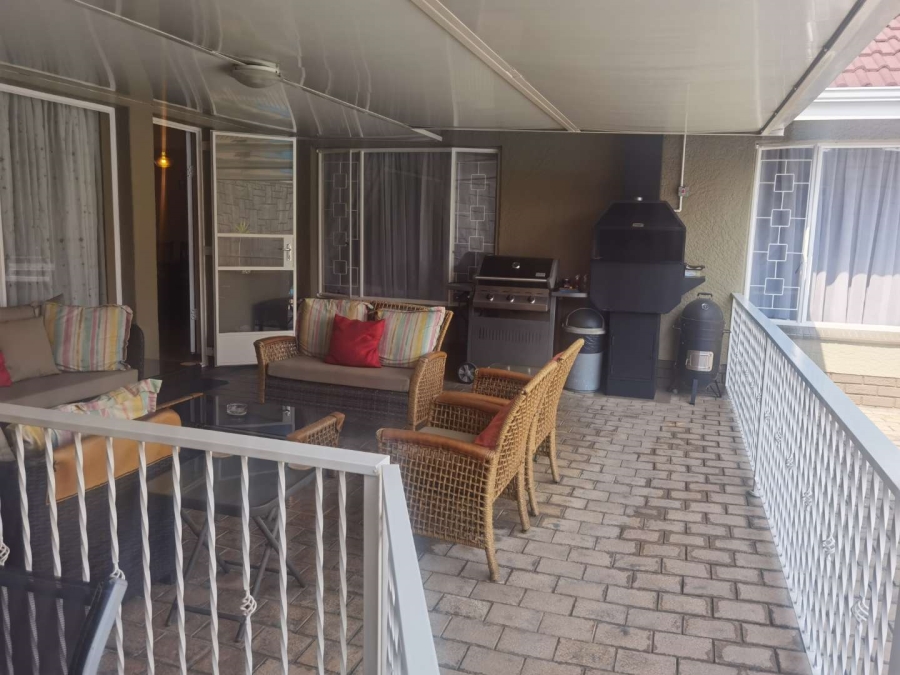 3 Bedroom Property for Sale in Edleen Gauteng