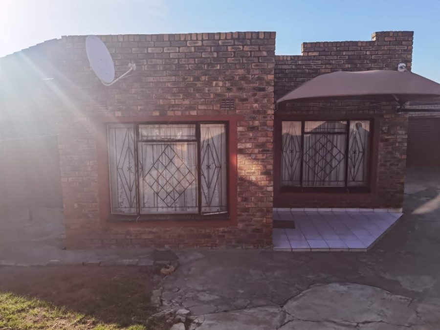8 Bedroom Property for Sale in Tembisa Ext 4 Gauteng