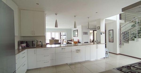 6 Bedroom Property for Sale in Midfield Estate Gauteng