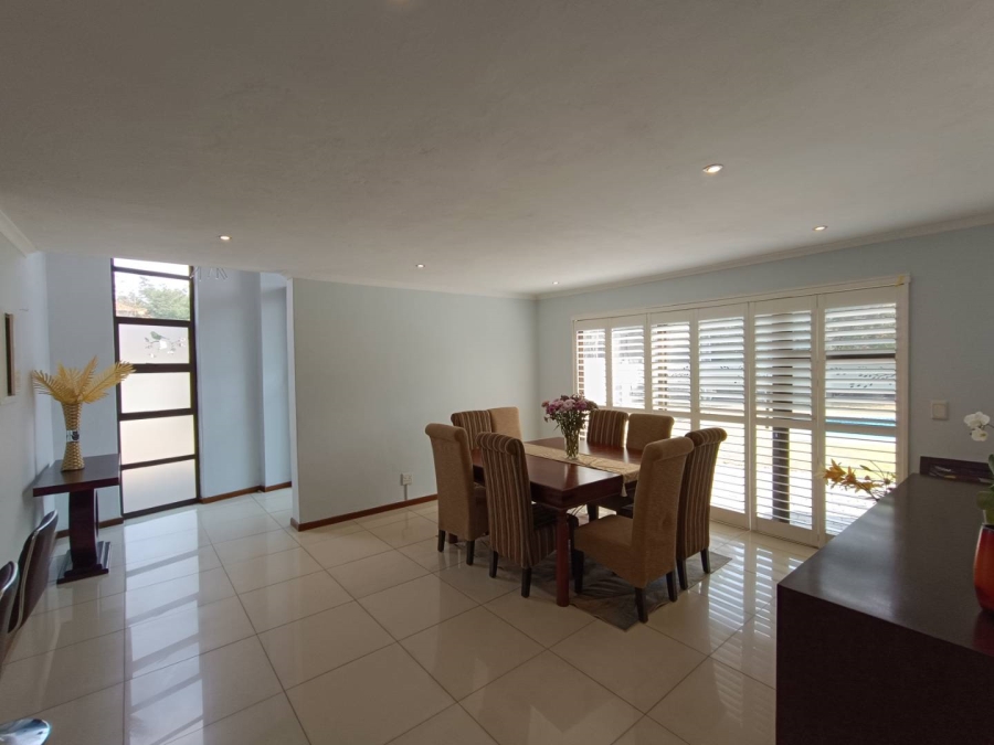 6 Bedroom Property for Sale in Midfield Estate Gauteng