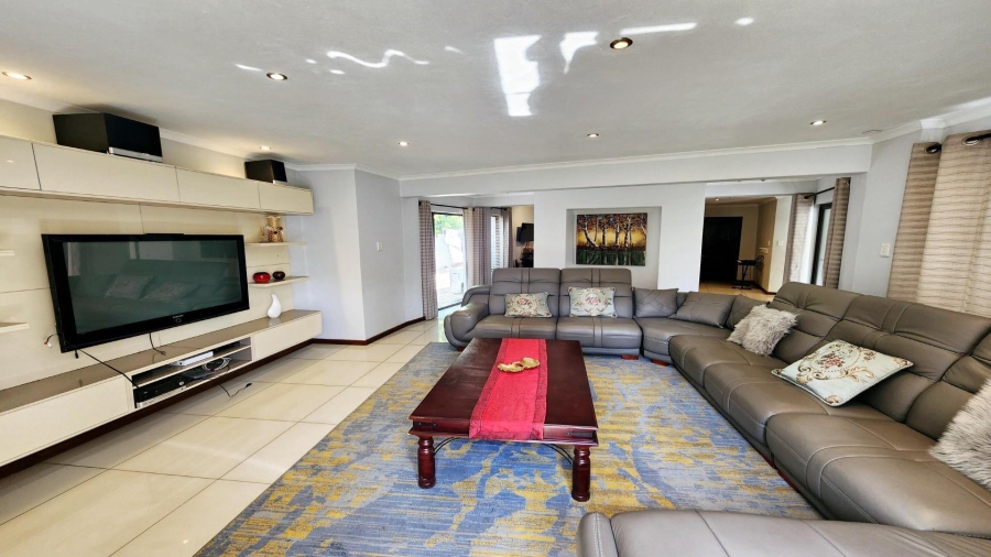 6 Bedroom Property for Sale in Midfield Estate Gauteng