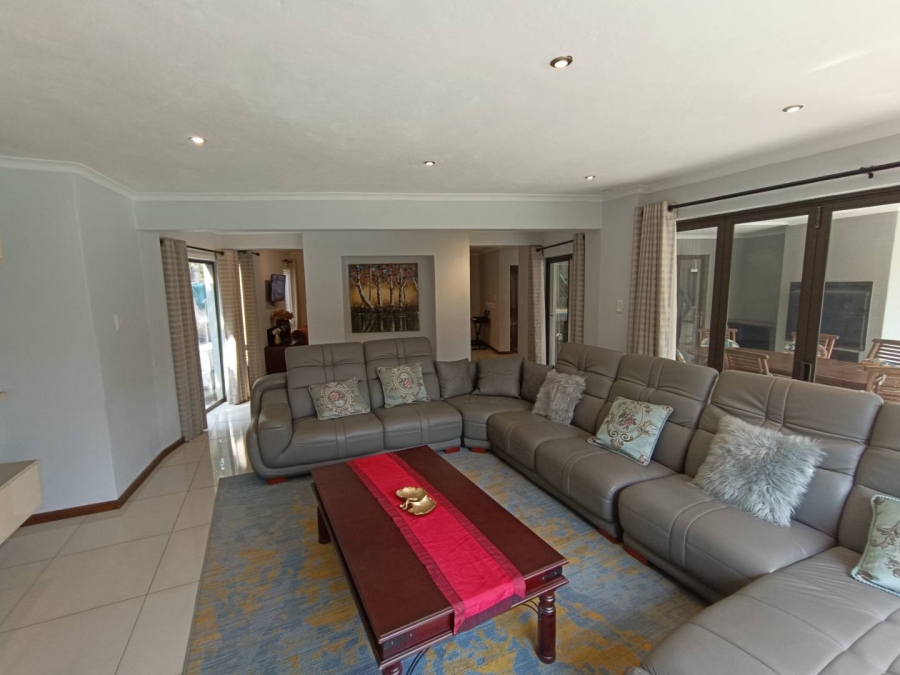 6 Bedroom Property for Sale in Midfield Estate Gauteng