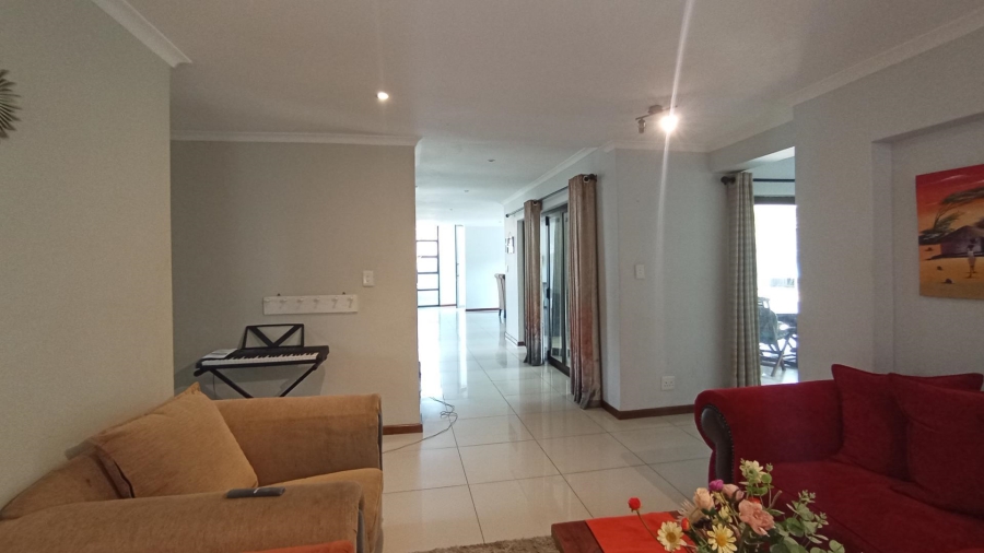 6 Bedroom Property for Sale in Midfield Estate Gauteng