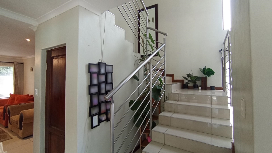 6 Bedroom Property for Sale in Midfield Estate Gauteng