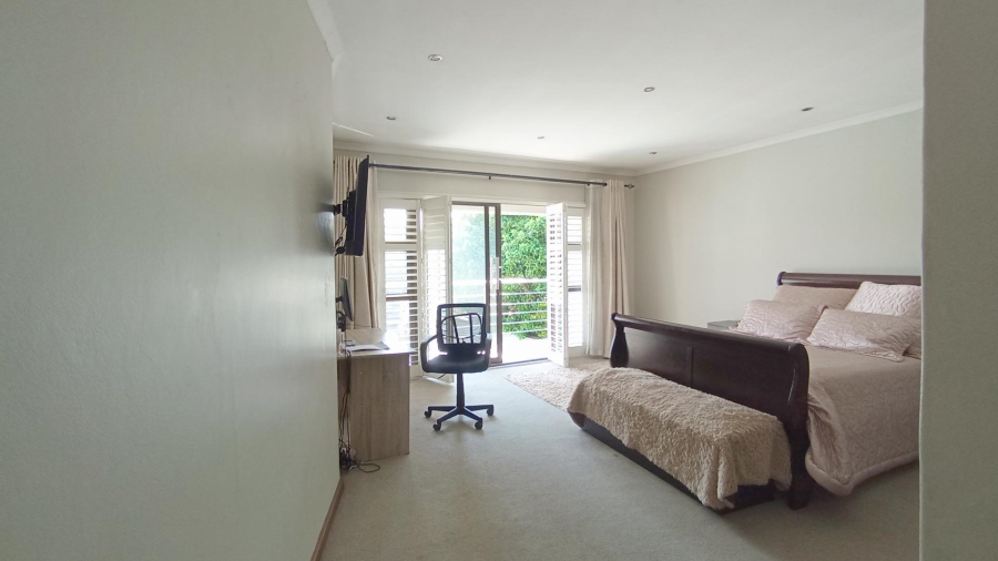 6 Bedroom Property for Sale in Midfield Estate Gauteng