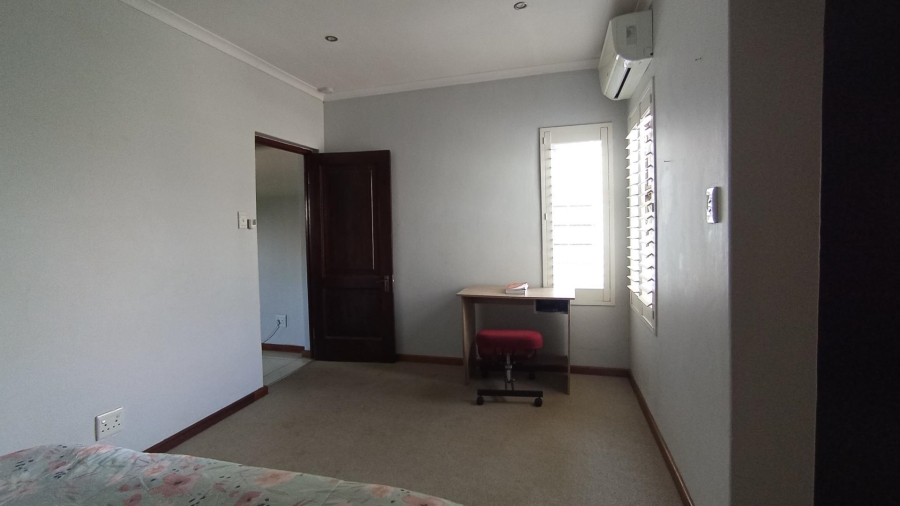 6 Bedroom Property for Sale in Midfield Estate Gauteng