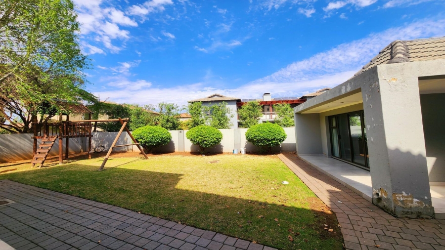 6 Bedroom Property for Sale in Midfield Estate Gauteng