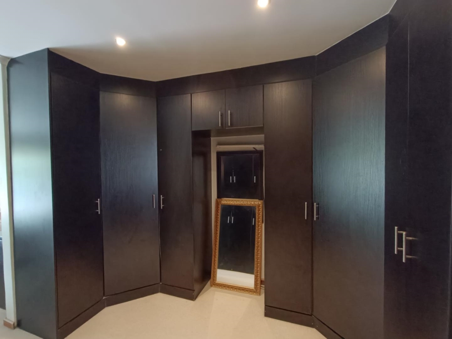 6 Bedroom Property for Sale in Midfield Estate Gauteng