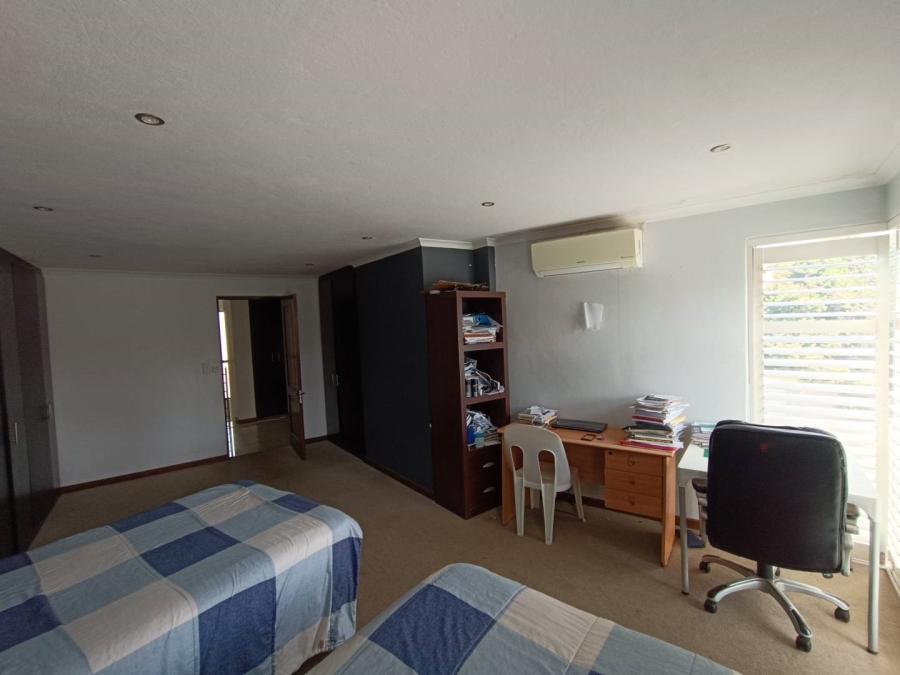6 Bedroom Property for Sale in Midfield Estate Gauteng