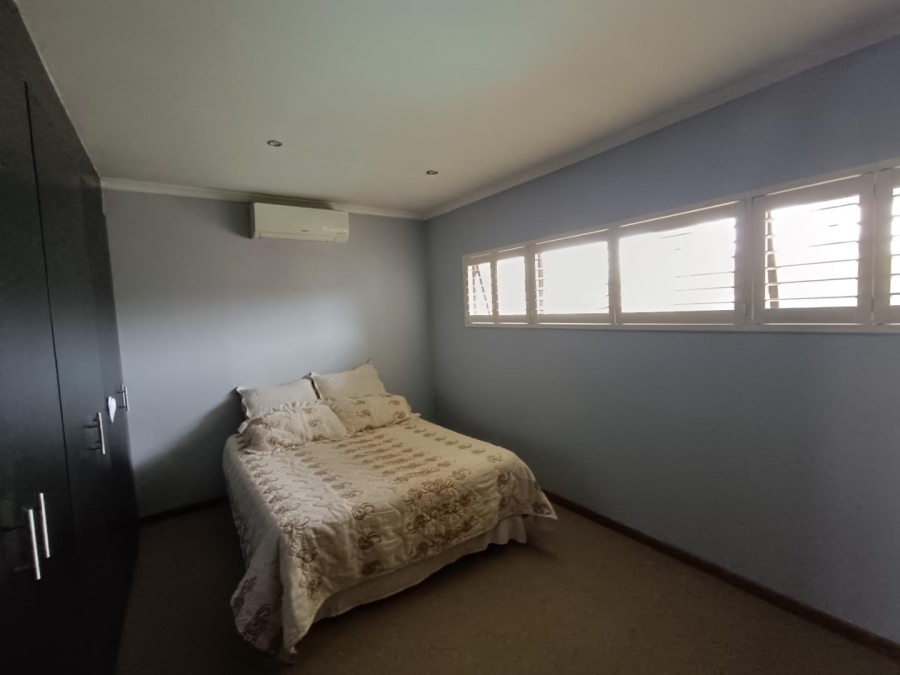 6 Bedroom Property for Sale in Midfield Estate Gauteng