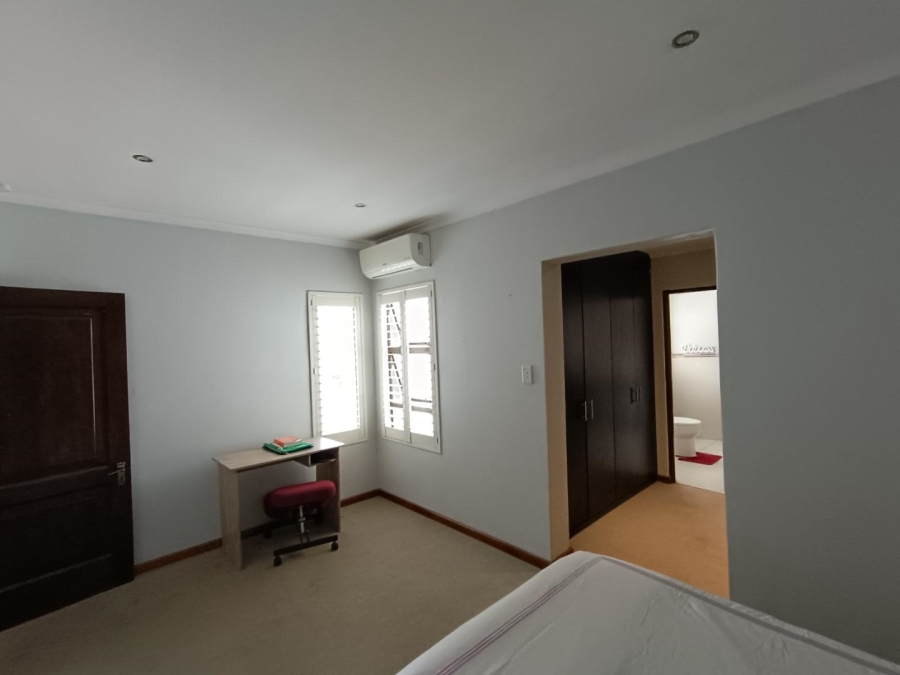 6 Bedroom Property for Sale in Midfield Estate Gauteng