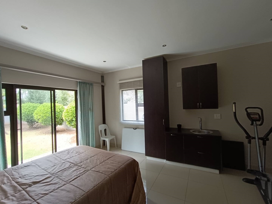 6 Bedroom Property for Sale in Midfield Estate Gauteng