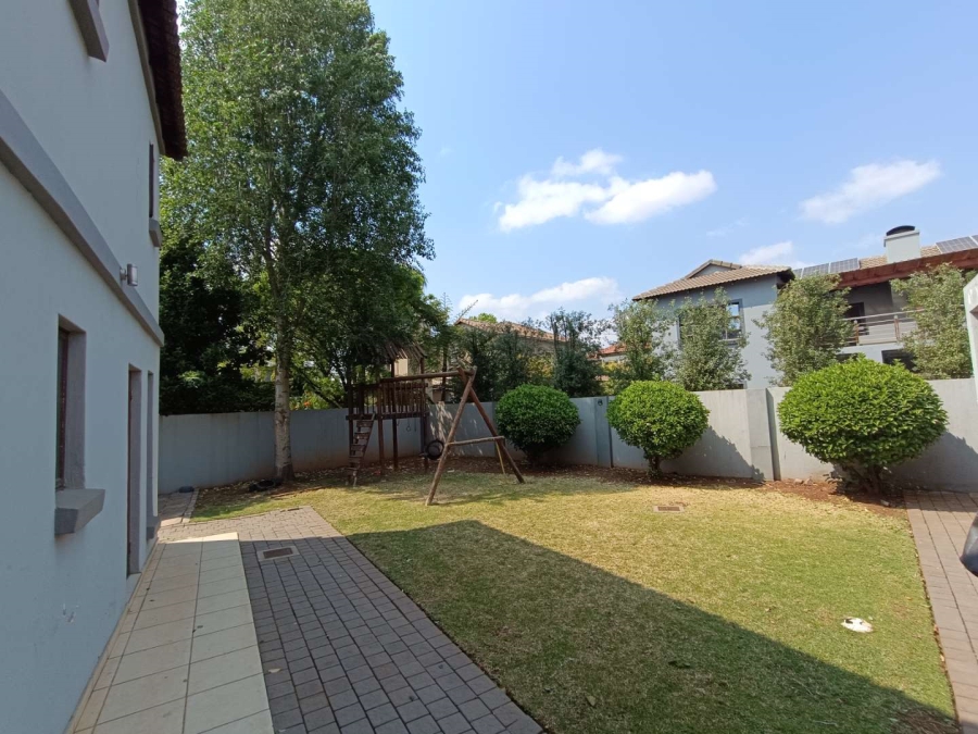 6 Bedroom Property for Sale in Midfield Estate Gauteng