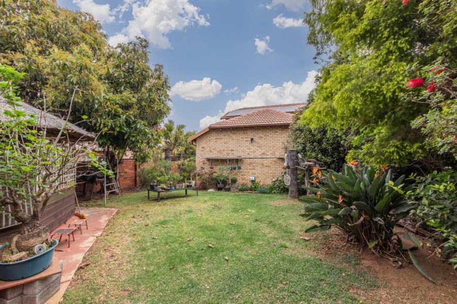 3 Bedroom Property for Sale in Wilgeheuwel Gauteng