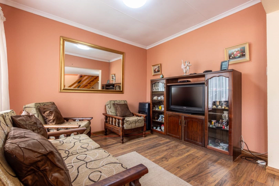 3 Bedroom Property for Sale in Wilgeheuwel Gauteng