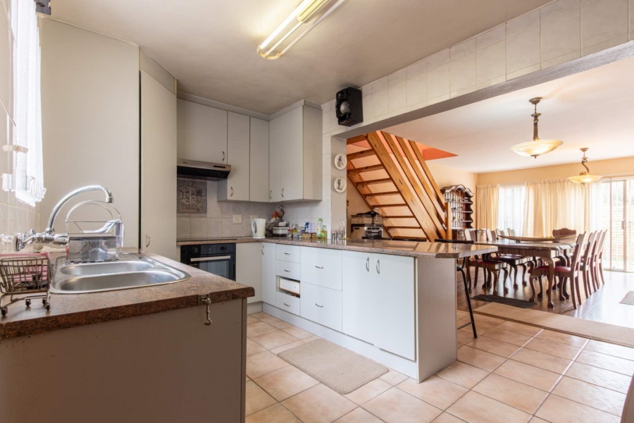 3 Bedroom Property for Sale in Wilgeheuwel Gauteng