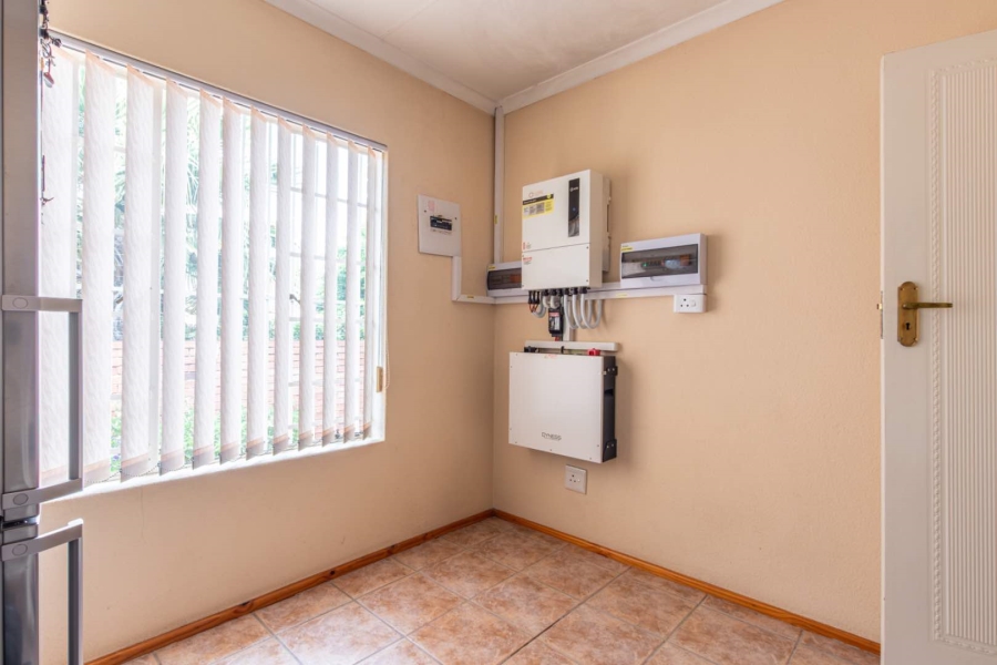3 Bedroom Property for Sale in Wilgeheuwel Gauteng
