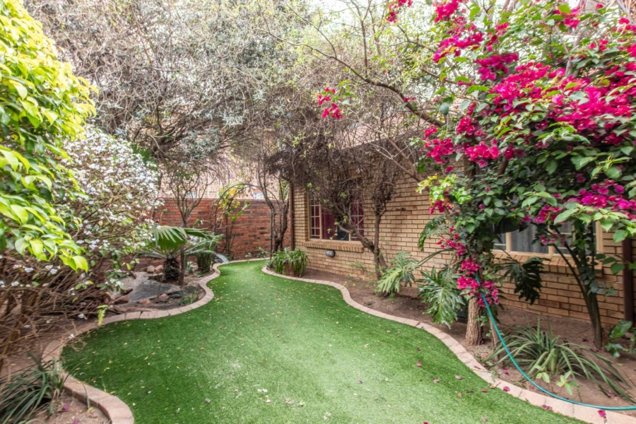 3 Bedroom Property for Sale in Wilgeheuwel Gauteng