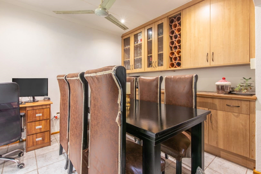 3 Bedroom Property for Sale in Wilgeheuwel Gauteng