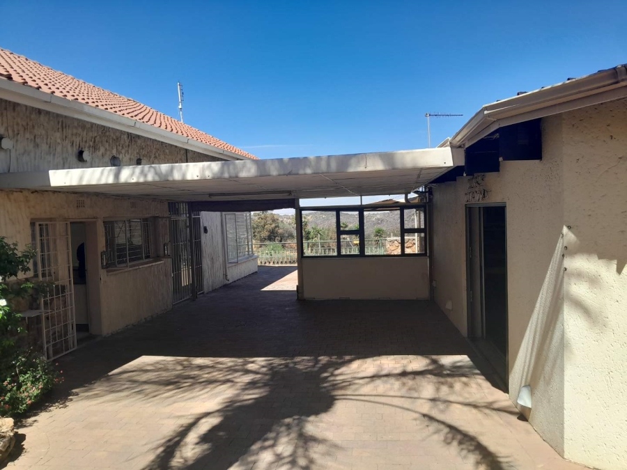 4 Bedroom Property for Sale in Linmeyer Gauteng